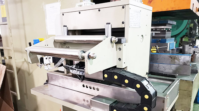 上海林內伺服滾輪送料機案例！