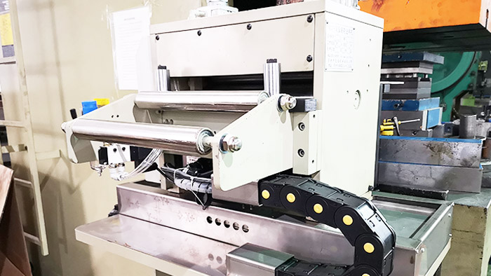 上海林內伺服滾輪送料機案例！